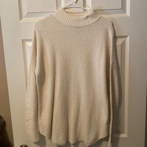 American Eagle white Sweater